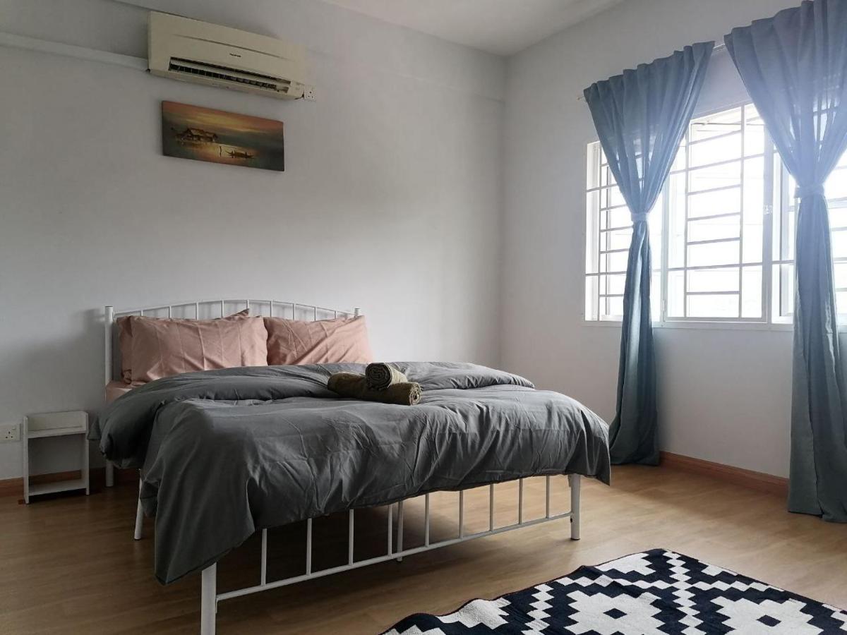 Apartment House Of Arts Condostay @ Saujana Aster *